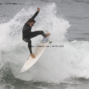 Surf en la playa de San Lorenzo